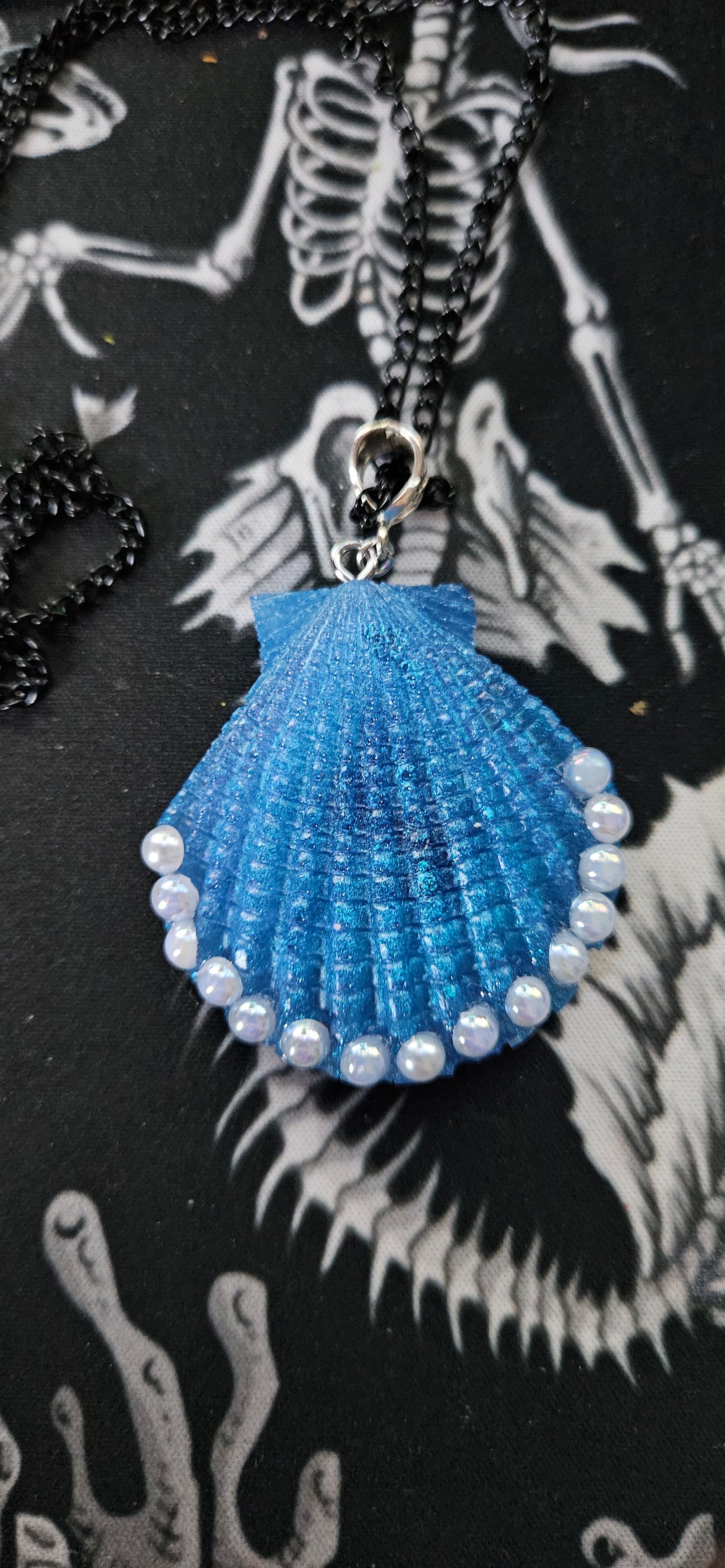 Rhinestone Seashell Necklace