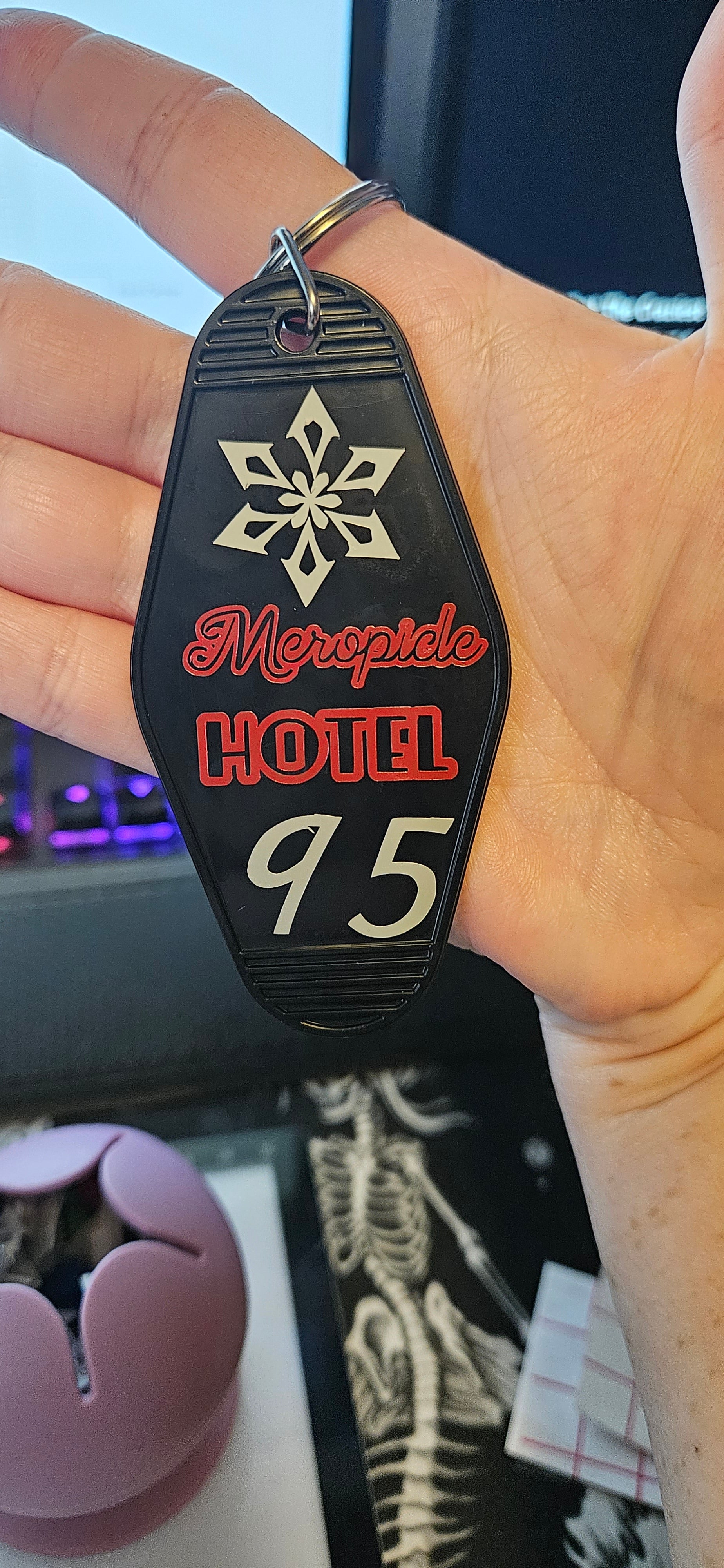 Wriothesley Hotel Keychain