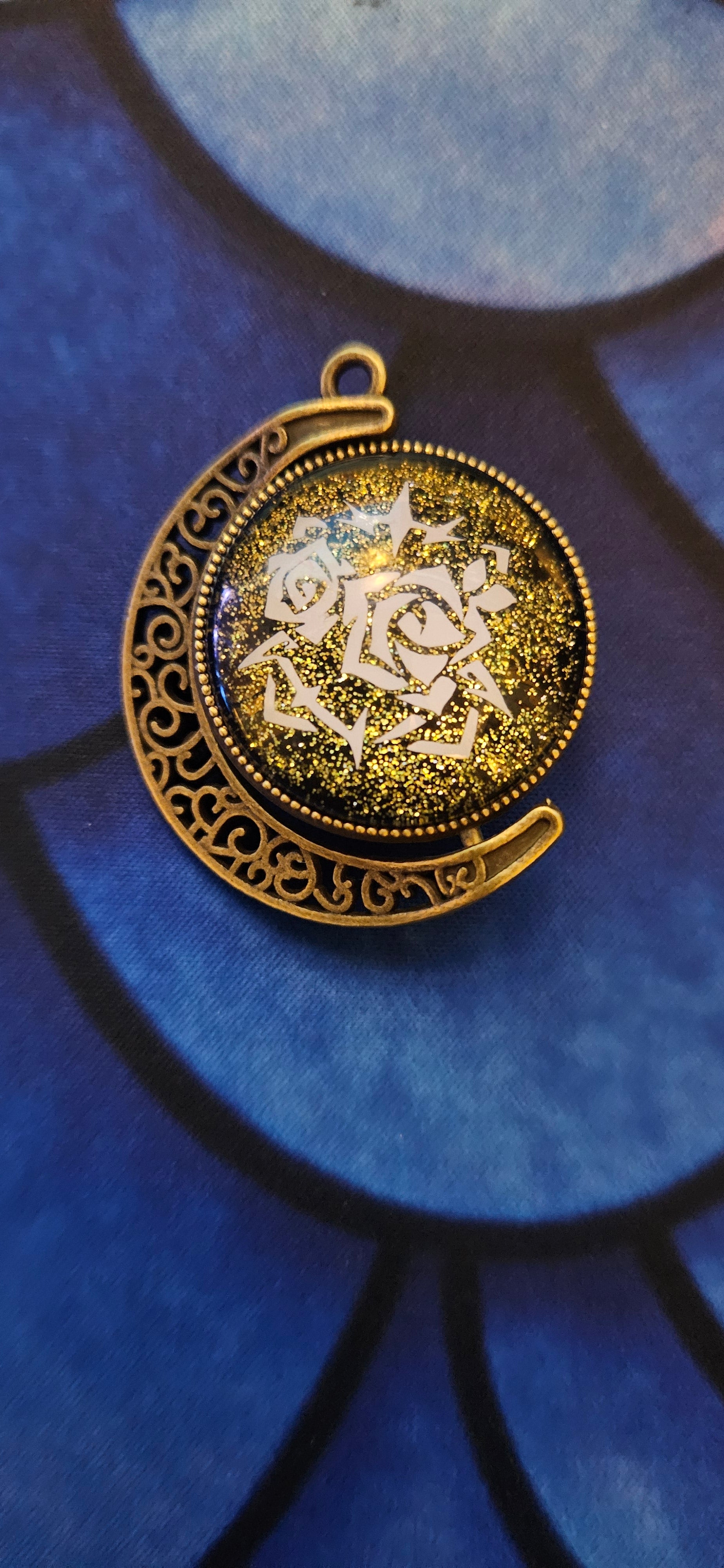 Navia Spinning Necklace