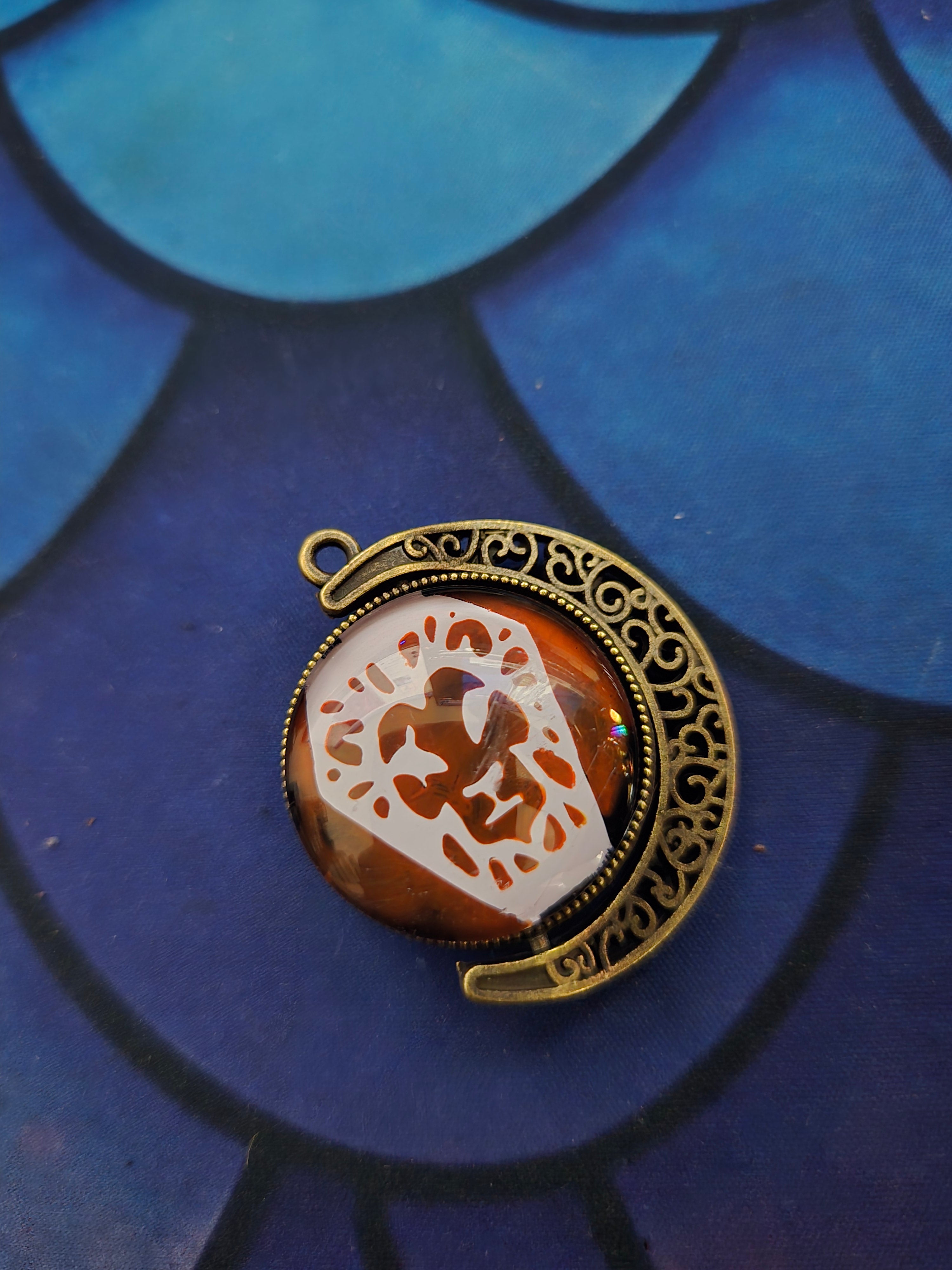 Leon Spinning Necklace