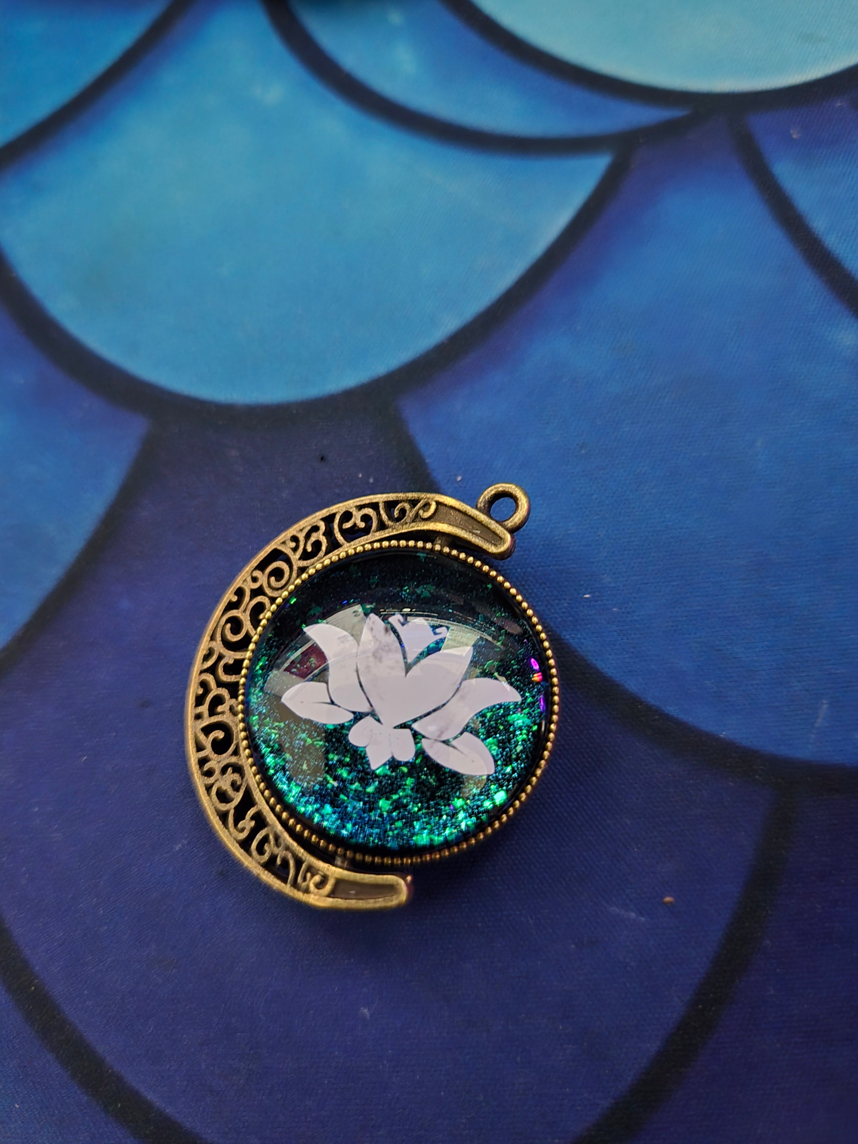 Nilou Spinning Necklace