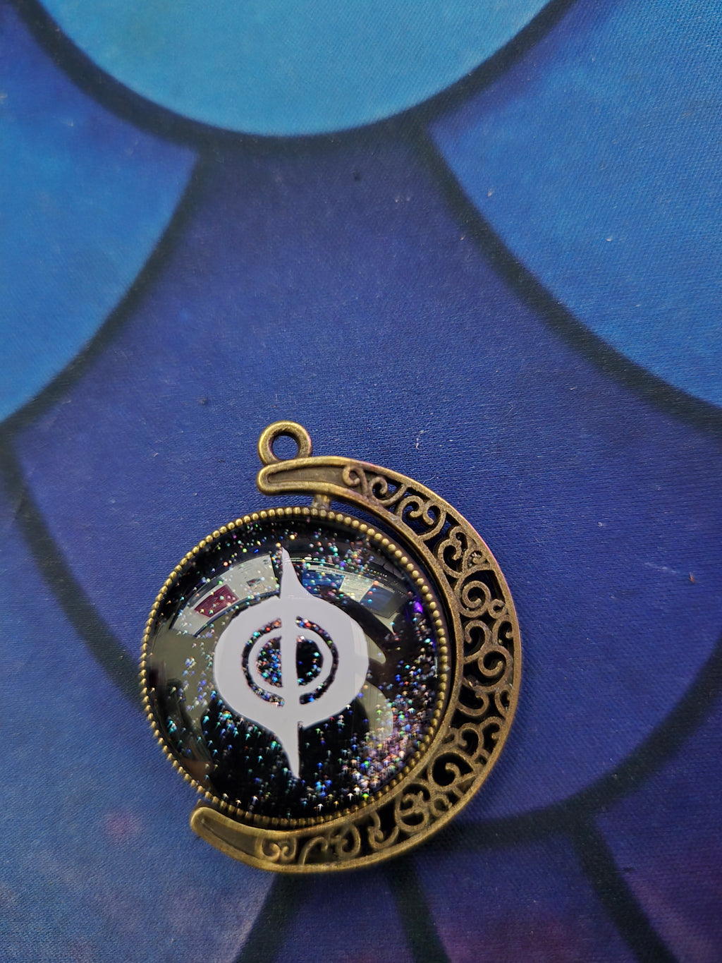 Tribbie Spinning Necklace