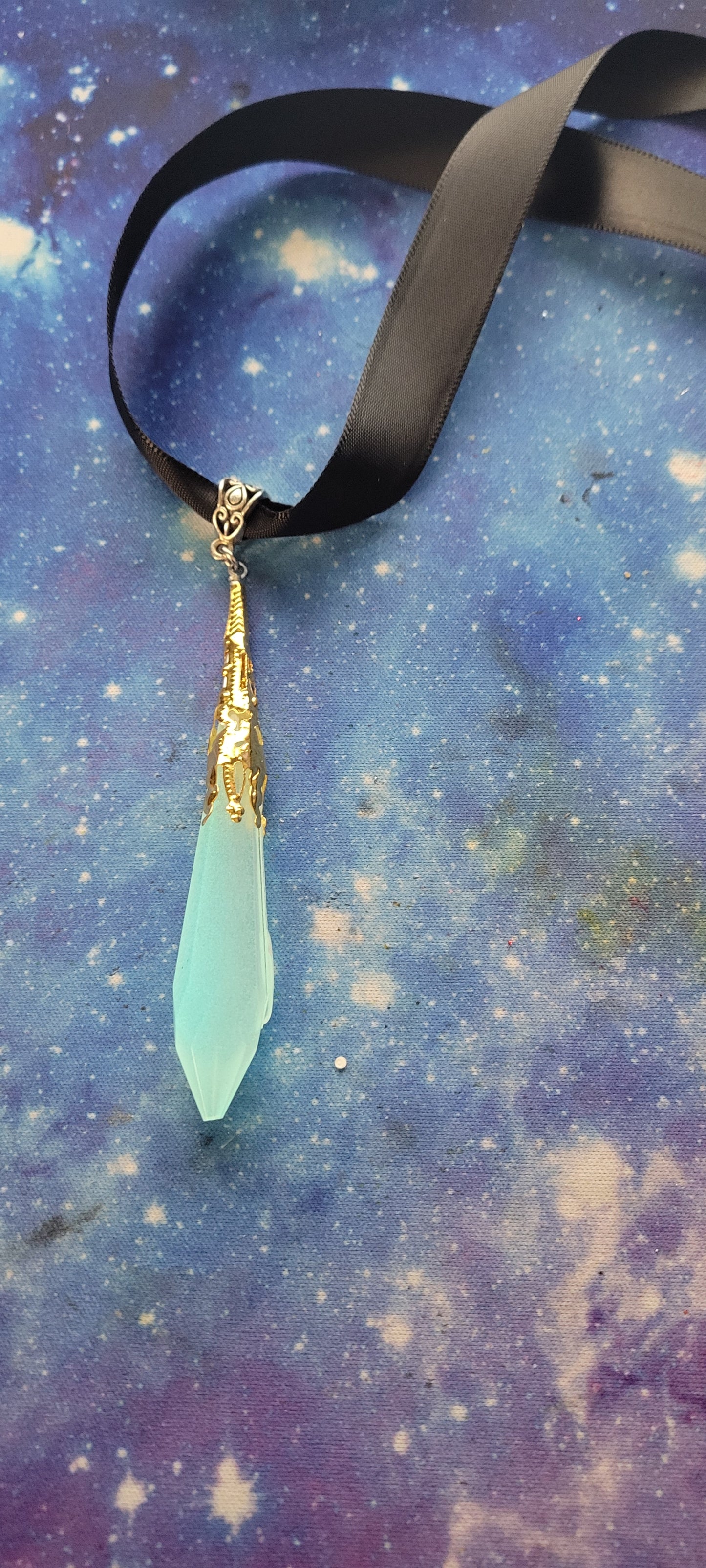 Teardrop Pendant that Glows