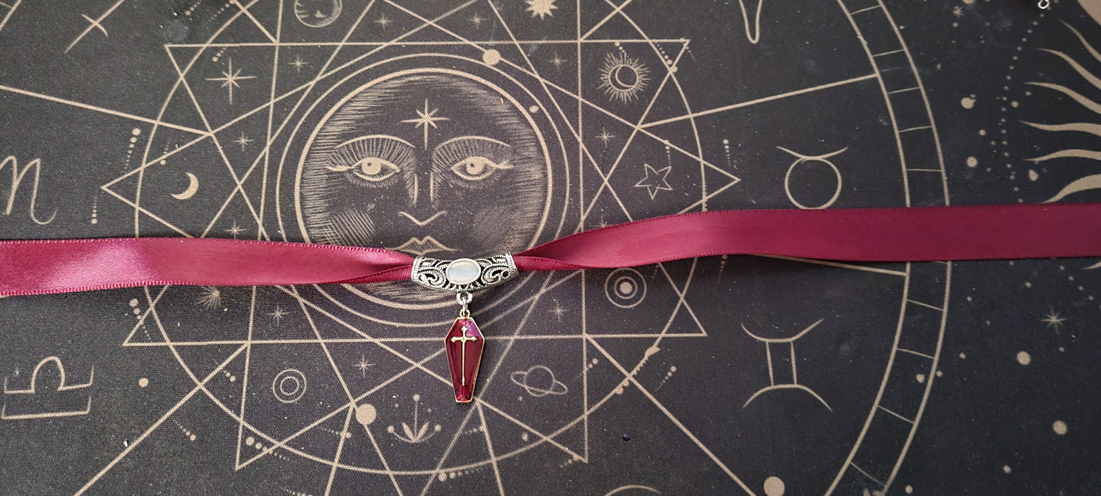 Red Coffin Choker